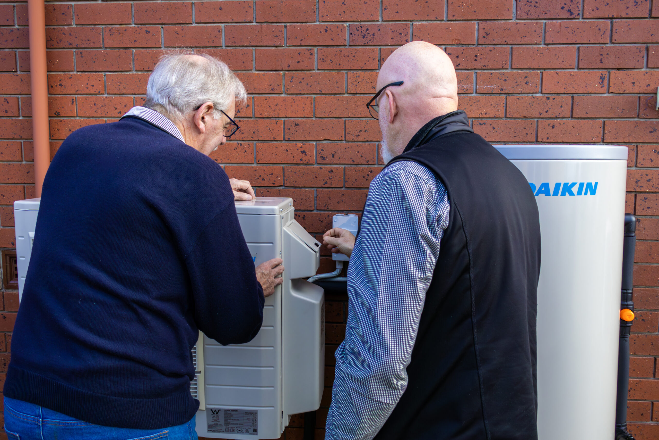 HPHW 1 Degree C delivers energy-efficient heat pump hot water solutions for homes across Tasmania. We design and install advanced hot water systems that are built to perform in Tasmania’s unique climate, providing a reliable supply of hot water while significantly reducing your energy consumption and running costs. Backed by experienced installers and trusted brands, our solutions combine comfort, efficiency, and long-term value to help you save on your power bills for years to come.