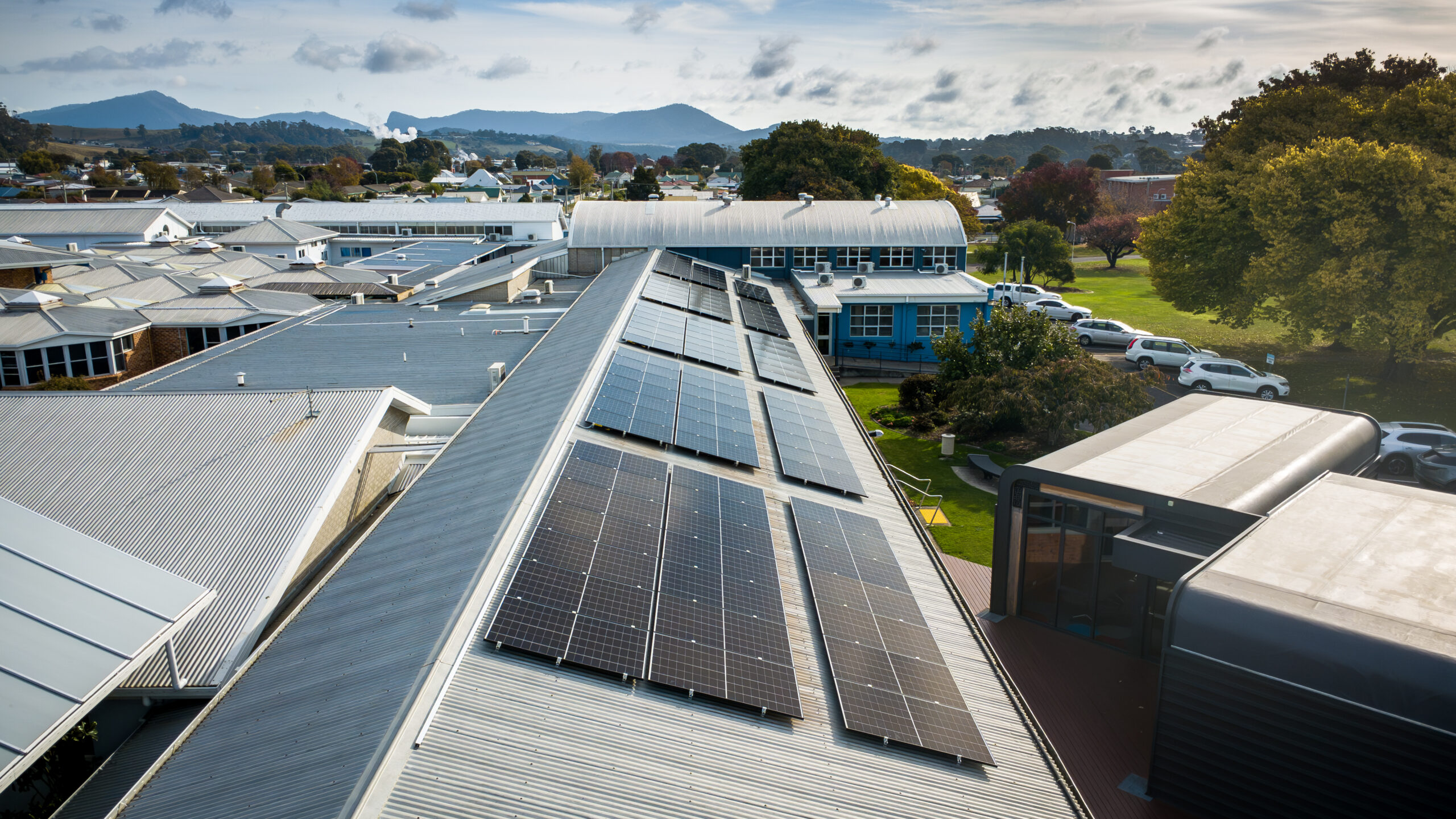 USC Solar 9 Degree C delivered a 100kW commercial solar installation for Ulverstone Secondary College, helping reduce energy costs, improve sustainability and future-proof the growing campus with premium solar technology.